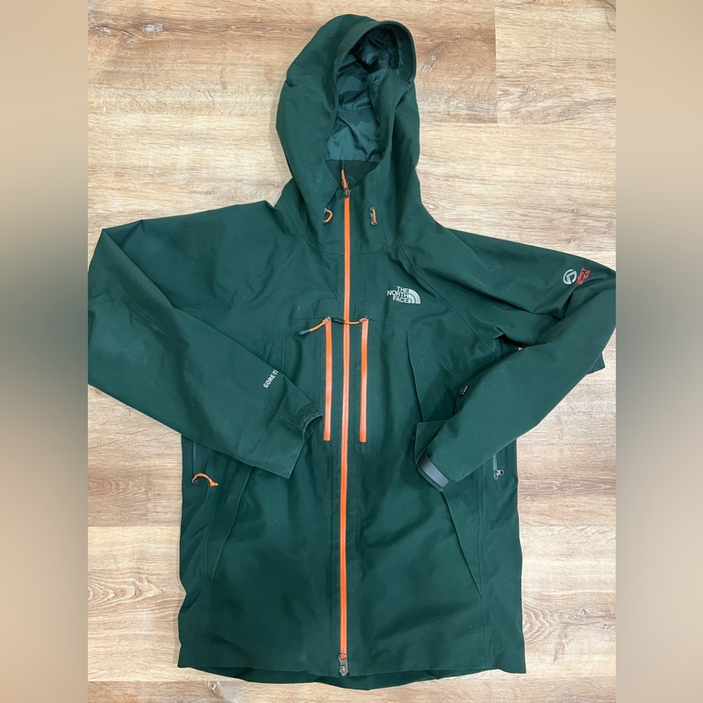 North face summit series Gore-Tex snowboarding jacket